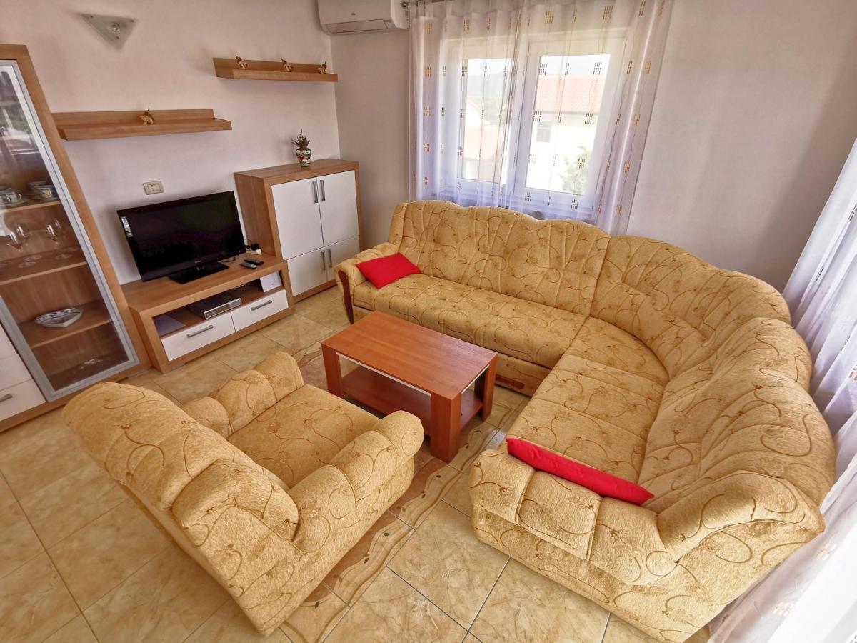 Apartments Kaja By Rent Istria Kastel ภายนอก รูปภาพ