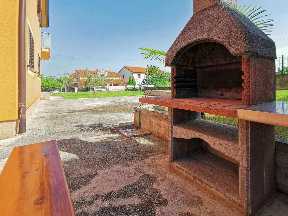 Apartments Kaja By Rent Istria Kastel ภายนอก รูปภาพ